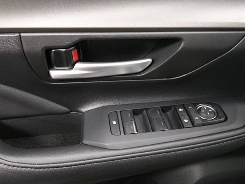 Used 2025 Toyota Grand Highlander AWD image 11