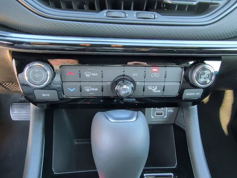 New 2026 Jeep Compass Latitude image 30