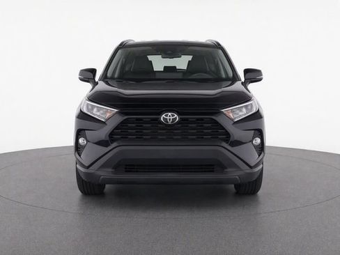 Used 2021 Toyota RAV4 XLE w/ Convenience Package FWD image 5