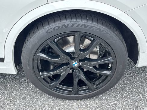 Used 2024 BMW X7 xDrive40i w/ M Sport Package AWD/4WD image 20