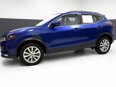 Used 2021 Nissan Rogue Sport SV AWD/4WD image 2