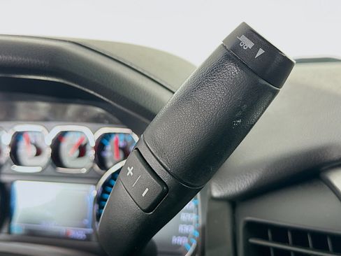 Used 2018 Chevrolet Tahoe LT w/ LT Signature Package image 25