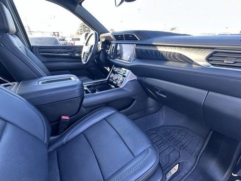 Certified 2023 GMC Yukon Denali w/ LPO, Floor Liner Package image 17