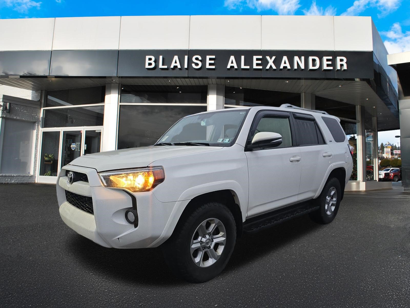 Used 2018 Toyota 4Runner SR5 Premium AWD/4WD image 9
