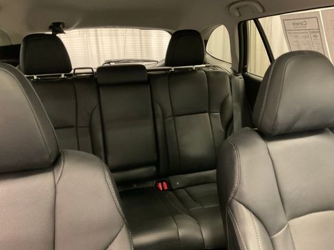 Certified 2025 Subaru Outback Limited image 31