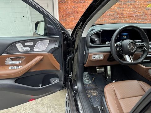 Used 2026 Mercedes-Benz GLS 450 GLS 450 image 9