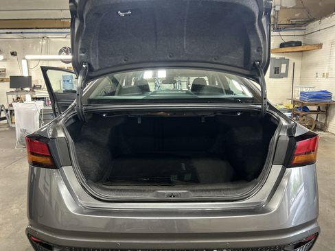 Used 2024 Nissan Altima 2.5 SV FWD image 26