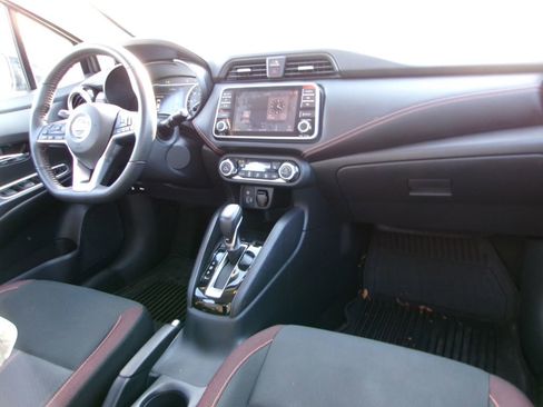 Used 2020 Nissan Versa SR w/ Convenience Package image 17