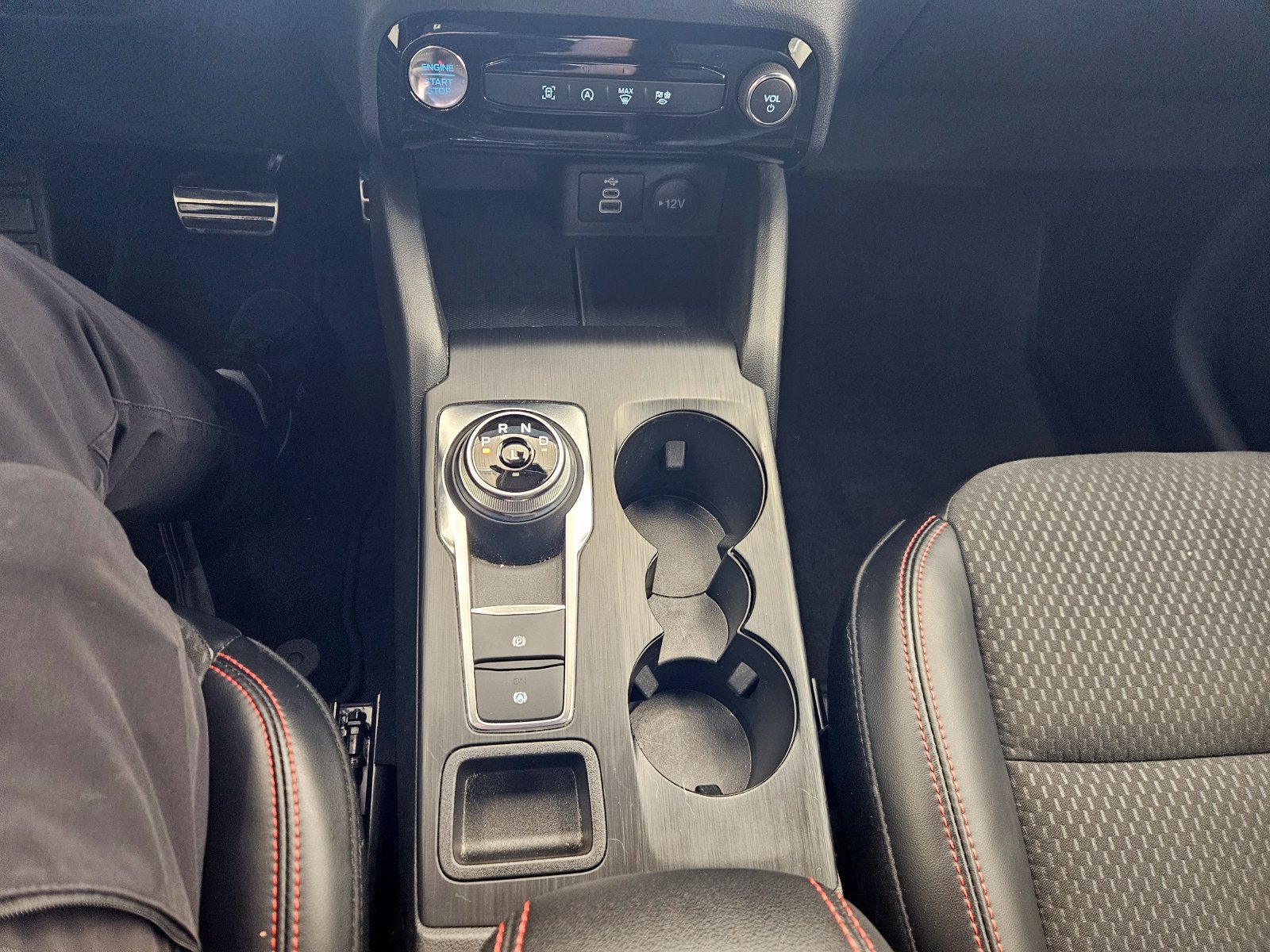 Used 2024 Ford Escape ST-Line w/ Tech Pack #1 FWD image 25