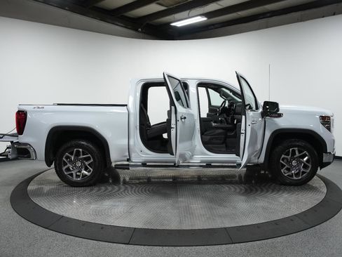 New 2026 GMC Sierra 1500 SLT w/ SLT Premium Plus Package image 9
