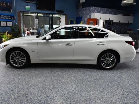 Used 2019 INFINITI Q50 Luxe w/ Essential Package (3.0T Luxe) AWD/4WD image 8