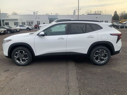 New 2026 Chevrolet Trax LT w/ Driver Confidence Package image 4