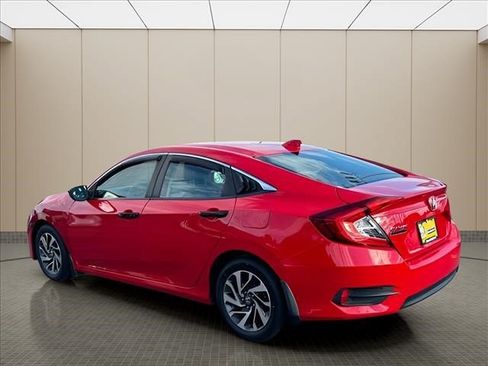 Used 2018 Honda Civic EX image 4