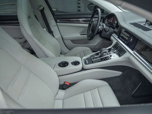 Used 2023 Porsche Panamera 4 Platinum Edition w/ Assistance Package image 7