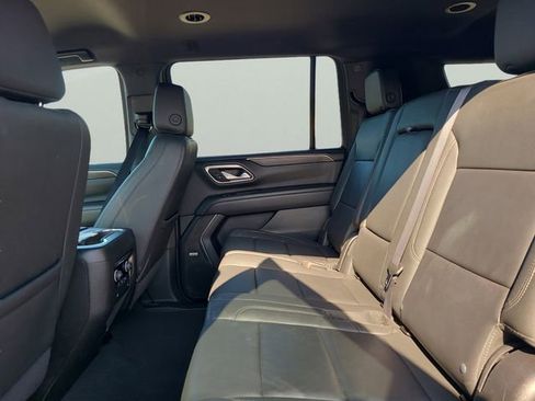 Used 2024 Chevrolet Suburban LT AWD/4WD image 8