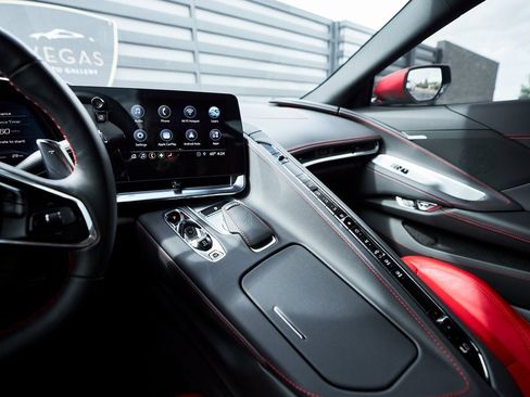 Used 2020 Chevrolet Corvette Stingray Coupe w/ 1LT image 55