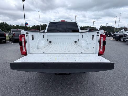 Used 2024 Ford F250 Lariat AWD/4WD image 9