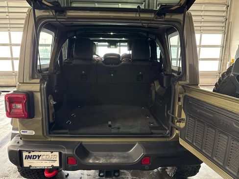 Used 2025 Jeep Wrangler Unlimited Rubicon AWD/4WD image 21