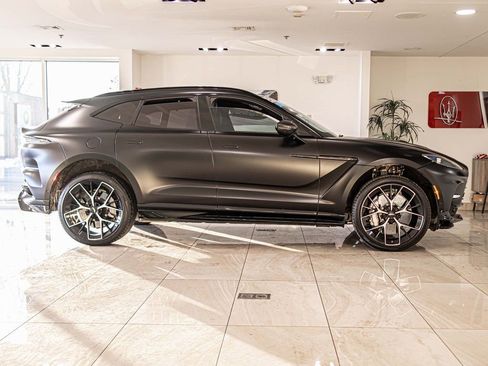 Used 2025 Aston Martin DBX 707 image 9