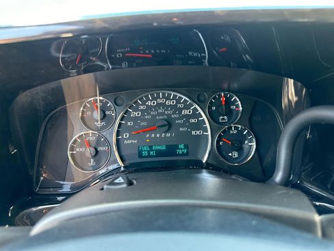 Used 2015 Chevrolet Express 2500 Extended Van 3D image 13