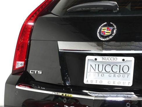 Used 2011 Cadillac CTS V image 18