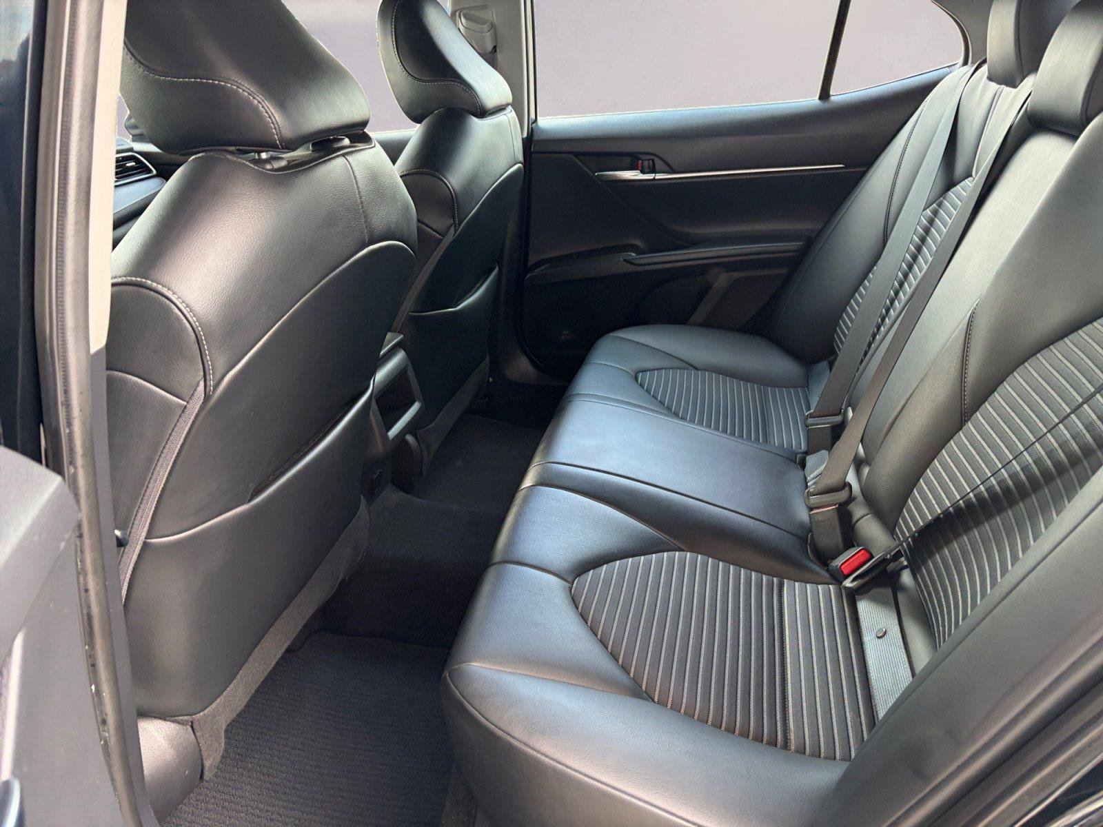 Used 2022 Toyota Camry SE FWD image 13