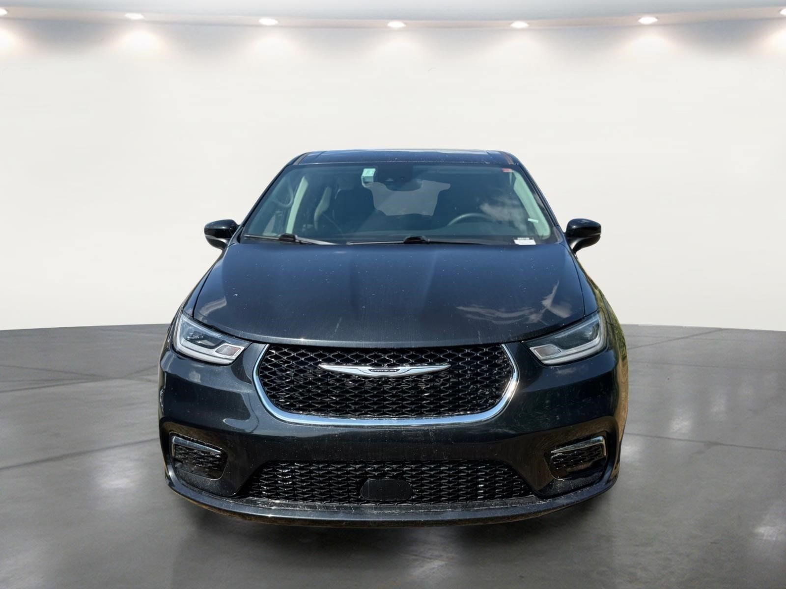 Used 2023 Chrysler Pacifica Touring-L FWD image 5