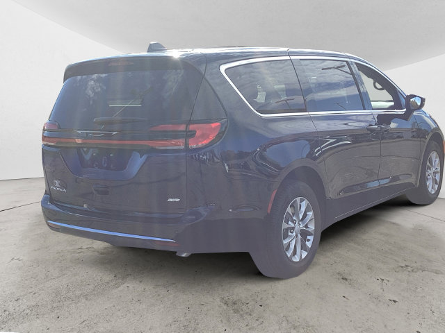 New 2027 Chrysler Pacifica Select AWD/4WD image 5