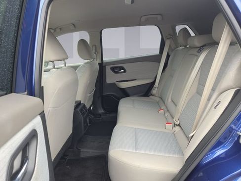 Used 2023 Nissan Rogue SV AWD/4WD image 16