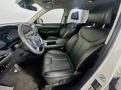 Used 2023 Hyundai Palisade SEL w/ Premium Package image 13