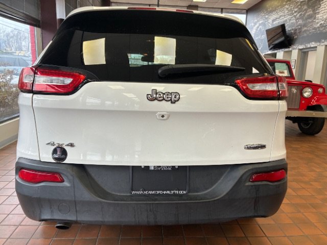 Used 2015 Jeep Cherokee Latitude AWD/4WD image 11