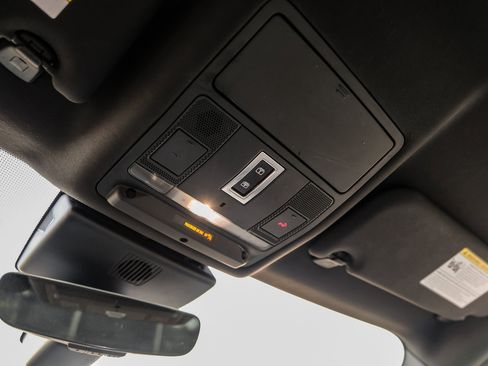 Used 2019 Jaguar E-PACE S image 33