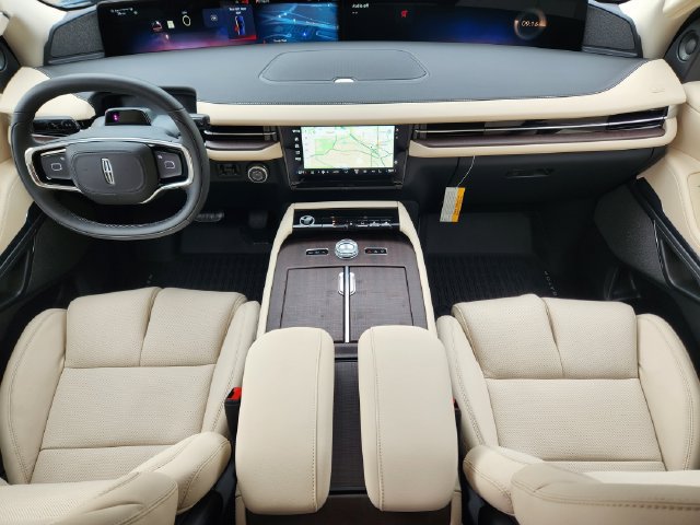 New 2027 Lincoln Navigator Reserve AWD/4WD image 11