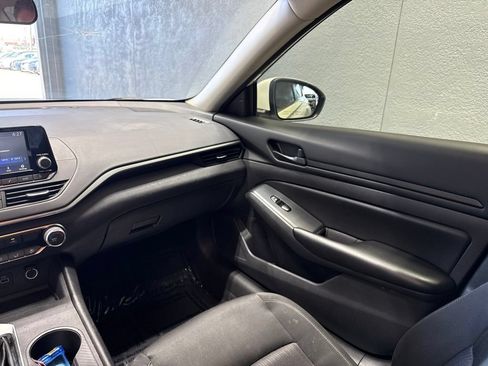 Used 2023 Nissan Altima 2.5 S FWD image 19
