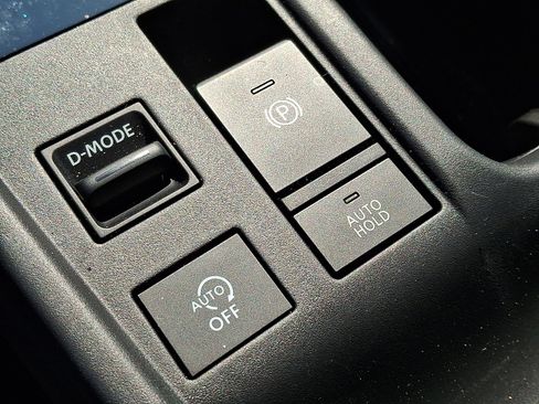 Used 2026 Nissan Sentra SV w/ SV Convenience Package FWD image 25