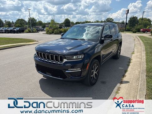 Used 2023 Jeep Grand Cherokee Limited w/ Luxury Tech Group II AWD/4WD image 1