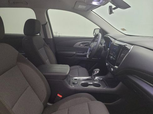 Used 2021 Chevrolet Traverse LS image 21