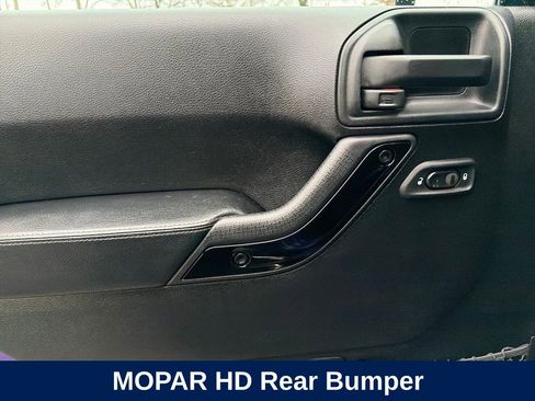 Used 2016 Jeep Wrangler Unlimited Sahara image 15