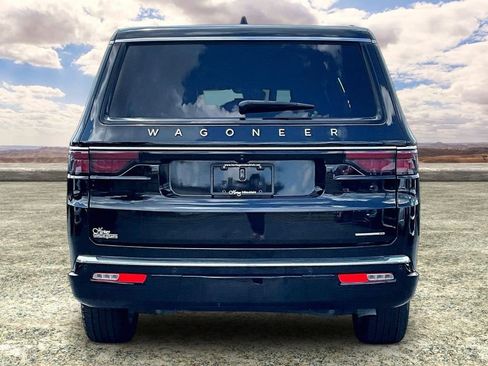 Used 2024 Jeep Wagoneer L Series III w/ Flexible Seating Group AWD/4WD image 6