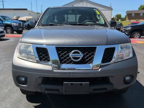 Used 2017 Nissan Frontier SV w/ SV Value Truck Package AWD/4WD image 3