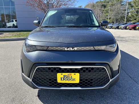 Used 2023 Kia Soul LX w/ Option Group 015 FWD image 2