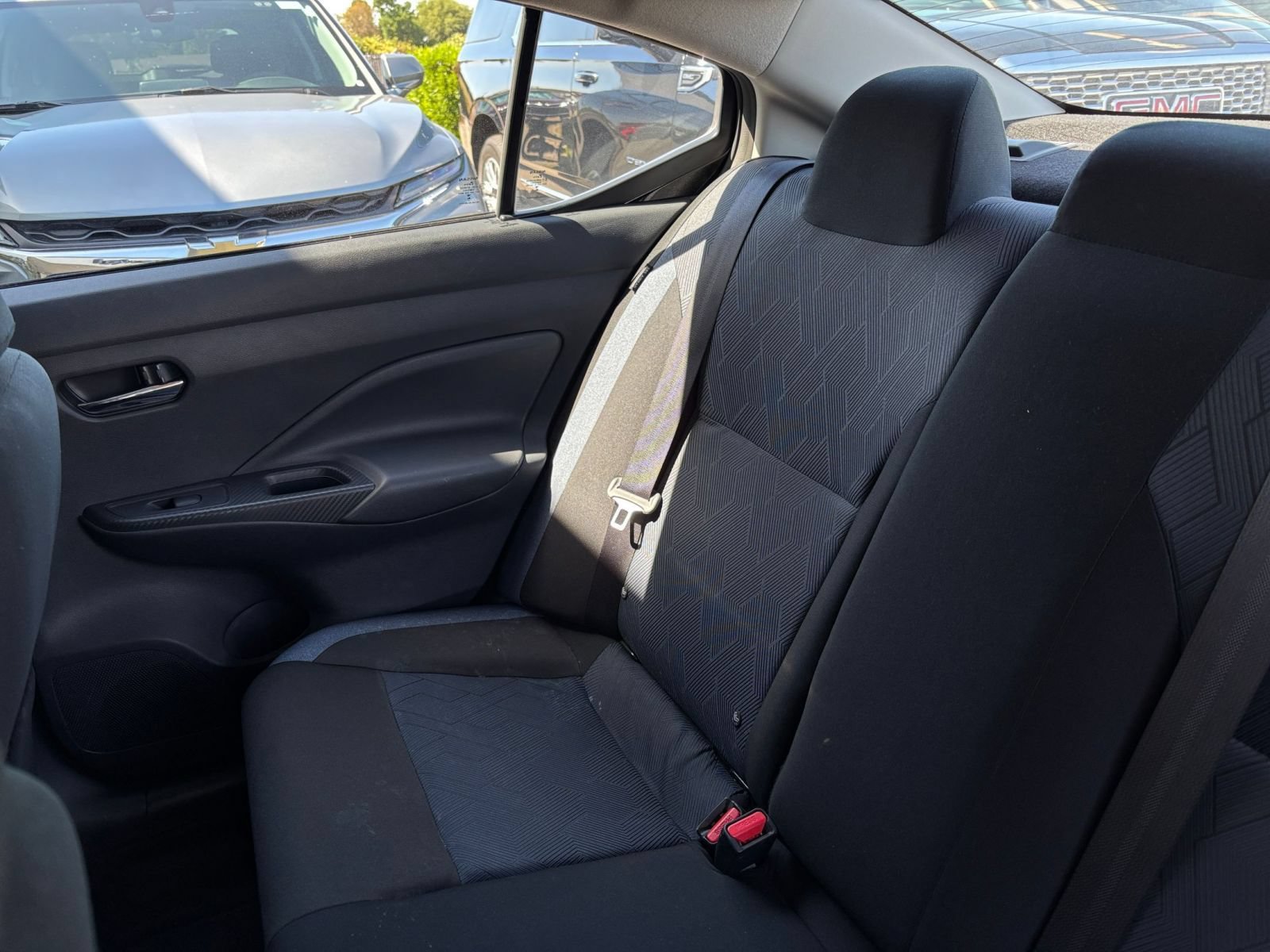 Used 2025 Nissan Versa SV FWD image 37