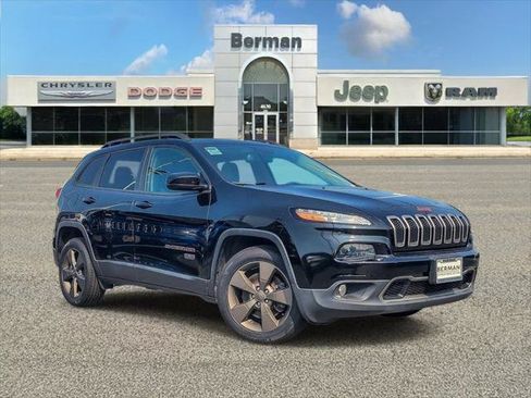 Certified 2017 Jeep Cherokee Latitude w/ Comfort & Sound Group FWD image 2