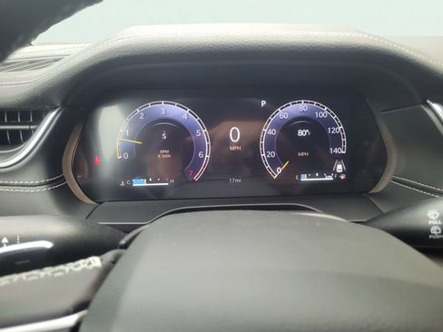 Used 2025 Jeep Grand Cherokee Limited w/ Black Appearance Package AWD/4WD image 24
