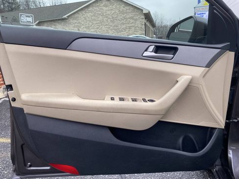 Used 2015 Hyundai Sonata SE FWD image 8