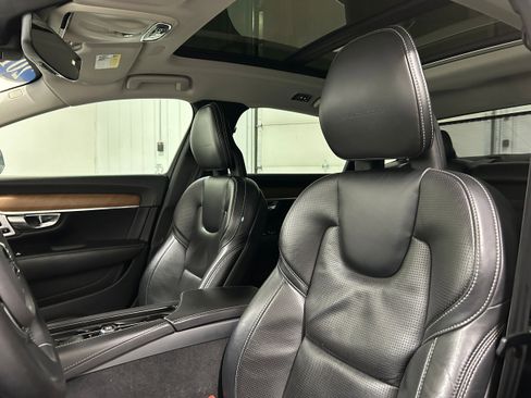 Used 2018 Volvo S90 T6 Inscription w/ Convenience Package image 22