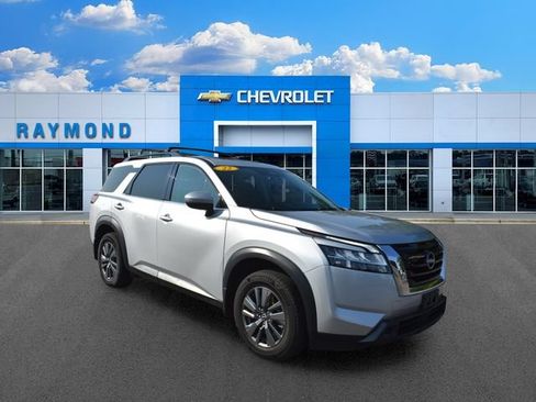 Used 2022 Nissan Pathfinder SV w/ SV Premium Package AWD/4WD image 1