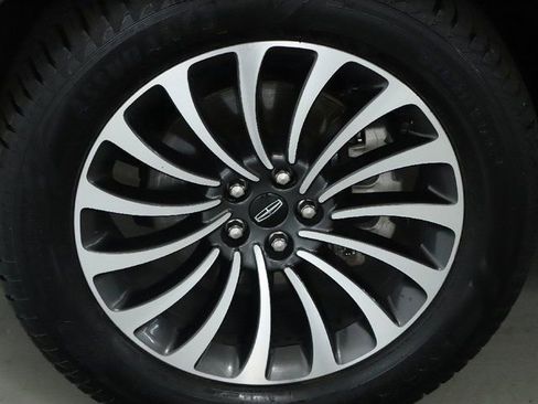 Certified 2023 Lincoln Aviator Reserve w/ Elements Package Plus image 39