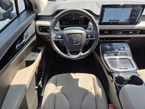 Used 2023 Lincoln Nautilus AWD w/ Premium Package image 14
