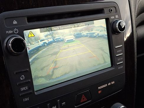 Used 2016 Chevrolet Traverse LT image 18